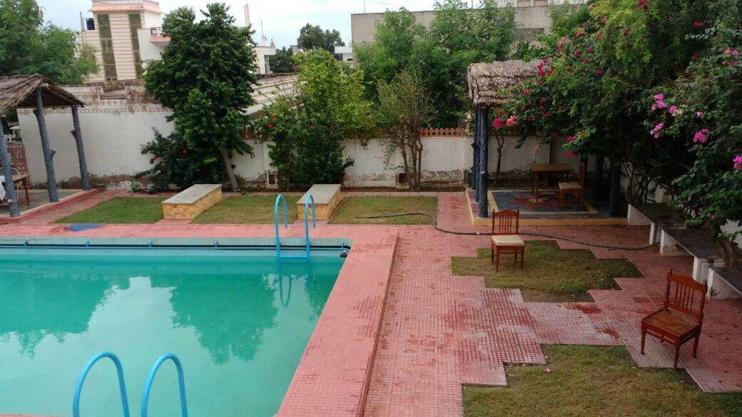 Hotel Jamuna Resort Jhunjhunu Exteriér fotografie